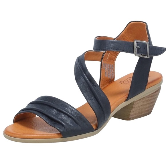 Miz Mooz Shoes - Miz‎ Mooz Womens Black Leather Ruched Ankle Strap Block Heel Sandals Size 40/9